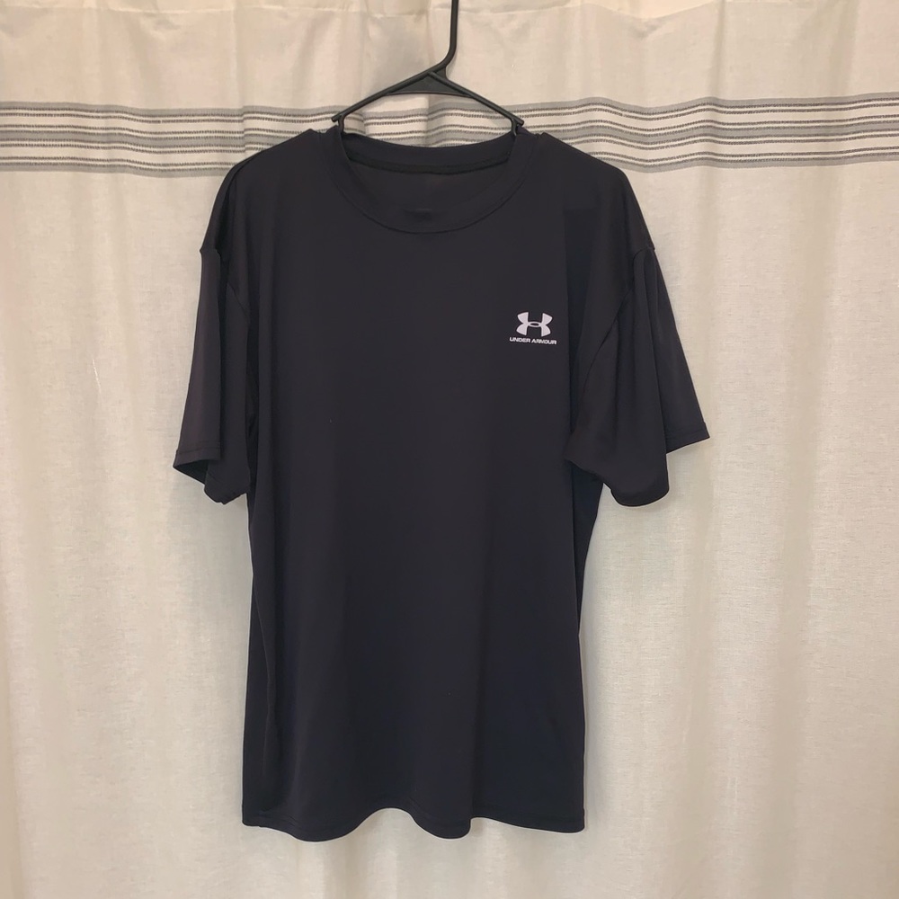 Men’s black dri fit Under Armour shirt